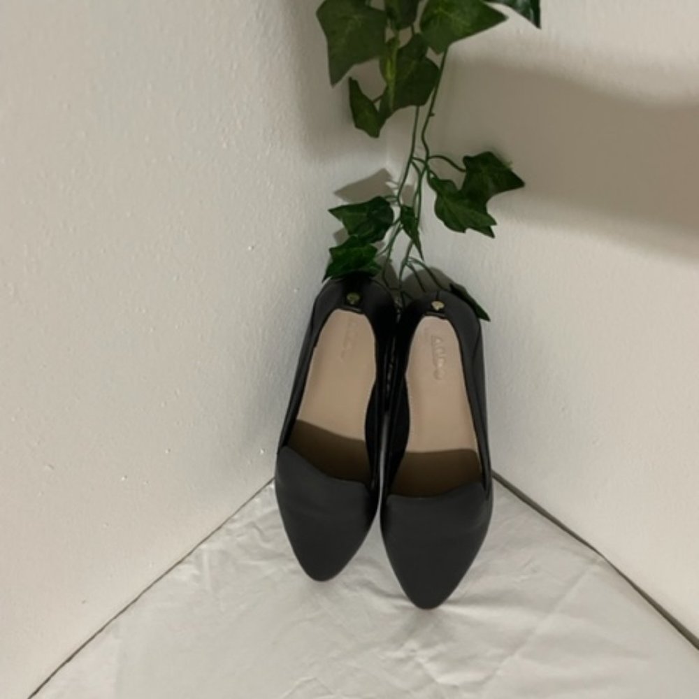 Aldo Leather upper black flats size 7.5